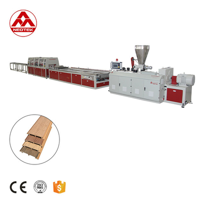 WPC-extrusielijn met een vermogen van 100 kW op basis van PVC voor geavanceerde technologie