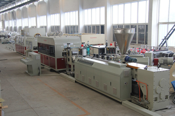 380V 50hz Productielijn voor PVC-vervalste marmeren platen met dubbele schroef