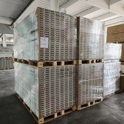 25000 KG Automatische WPC-keukenplaten-extrusielijn2 voor de productie van brede deuren