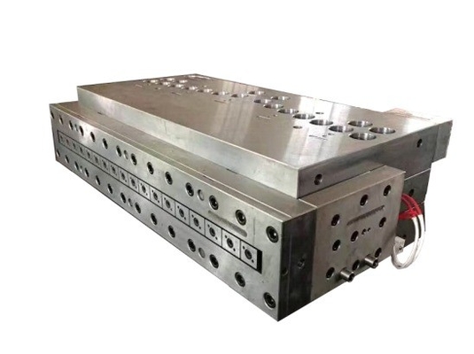 25000 KG Automatische WPC-keukenplaten-extrusielijn2 voor de productie van brede deuren