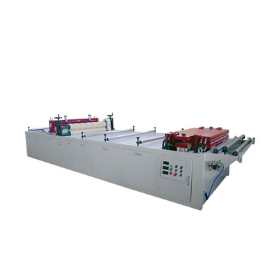 Automatische pvc-dektegel-extrusielijn voor duurzame en langdurige tegels