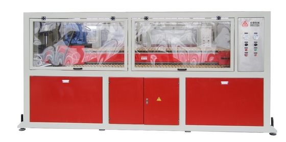 25000x6000x4000 PVC-extrusielijn voor grote deuren en keukenplaten