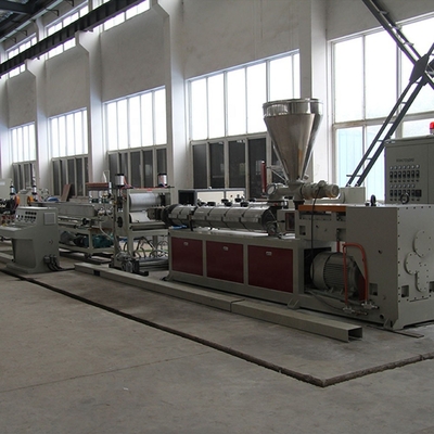 250kW Power Korrels Dakpan Pvc Profielblad Extrusielijn Plastic Tweelingschroefmachine