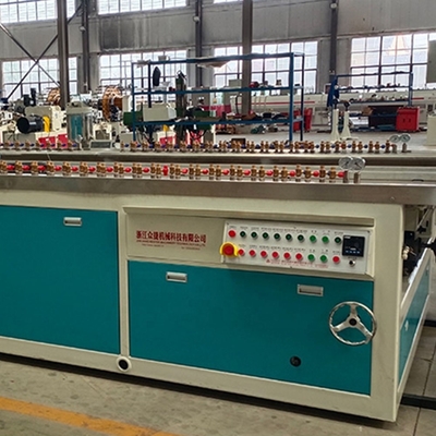 Vervaardigingsfabriek Automatische PVC-holle plaatmachine met twee schroeven