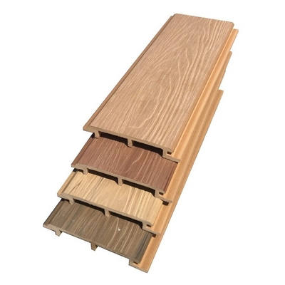 18000x1500x2500 PVC-gebaseerde WPC-extruderingslijn108 met andere schroef L/D-verhouding