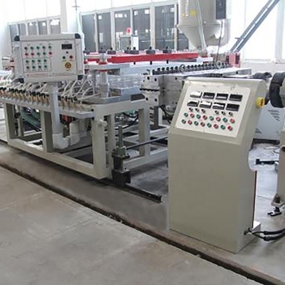 Geavanceerde extrusielijn voor toonaangevende technologie Productie van PVC-foamplaten 23500 KG