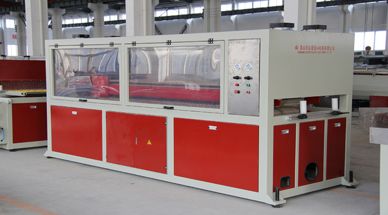 Co-roterende twee-schroef PVC-steenkanting 18000x6000x2500 voor herkenning