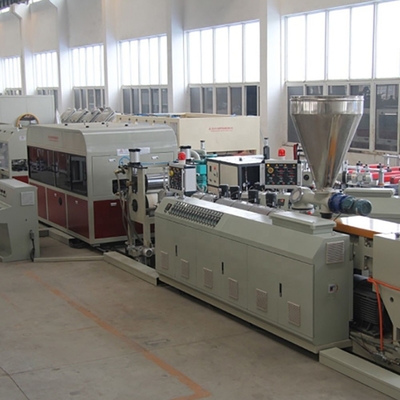 Schroef L/D-verhouding Overige 23500 kg PVC plafondpaneel zijdelingse plaat Plastic Extruder Line