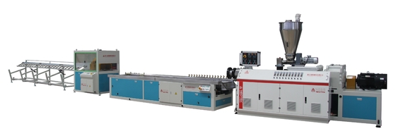 Schroef L/D-verhouding Overige co-roterende conische tweeschroef PP PE-basis WPC-extrusielijn 108