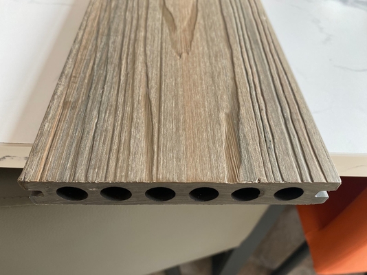 Schroef L/D-verhouding Overige co-roterende conische tweeschroef PP PE-basis WPC-extrusielijn 108