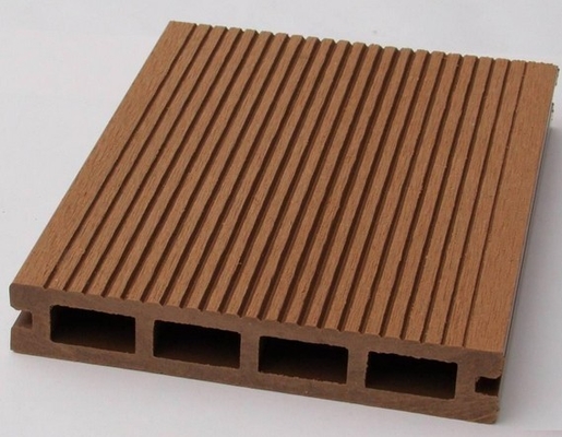 Schroef L/D-verhouding Overige co-roterende conische tweeschroef PP PE-basis WPC-extrusielijn 108