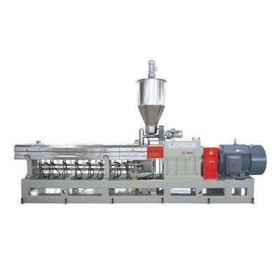 Co-roterende conische tweescrew PP PE basis WPC extrusielijn met 156 1 schroef L/D verhouding
