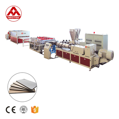 Op maat gemaakte co-extrusielijn voor PVC-schuimplaten voor productie-installaties 26000x7000x4000