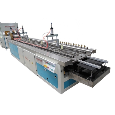 Schroef L/D-verhouding 156 1 Extrusielijn voor hoge productiviteit 118kw WPC Extruder Machine