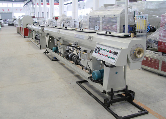70kW vermogen enkel schroef ontwerp LG63 watervoorziening en gasvoorziening PE-buis extrusielijn
