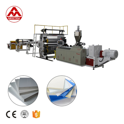 Twin Screw Co-rotating PVC Free Foamed Board Extrusion Line met 34,7 rpm Schroefsnelheid