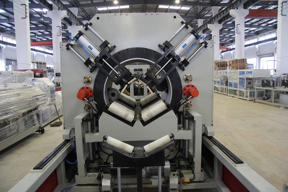 LG800 PE-buis-extrusielijn voor water- en gasvoorziening 50000X7000X2950 afmetingen