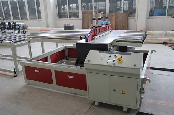 230 kW Power PVC glazuur tegel extrusie lijn voor een hoge productiecapaciteit 22000 KG