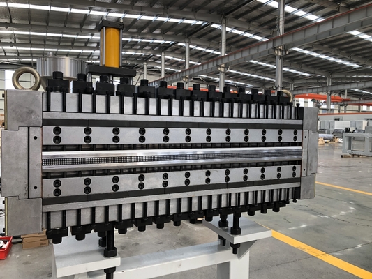 320kW Power PC PP Hollow Sheet Extrusion Line met geavanceerde technologie