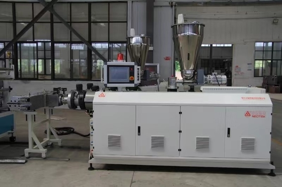 Klantenvereisten PVC glazuurtegel extrusielijn met 38CrMoALA schroefmateriaal