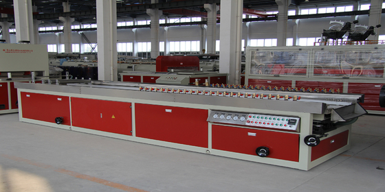 Co-roterende conische tweeschroef PVC WPC-extrusielijn met 38CrMoALA-schroefmateriaal