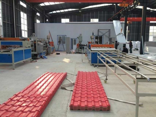 Plastic conical twin screw PVC daktegel extrusielijn
